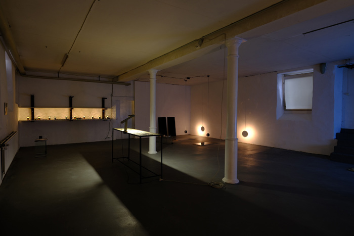 Input Output, Schwarz